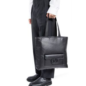VALENTINO GARAVANI Mens Black Nappa Leather Tote V Logo Plaque Top Handle $2595